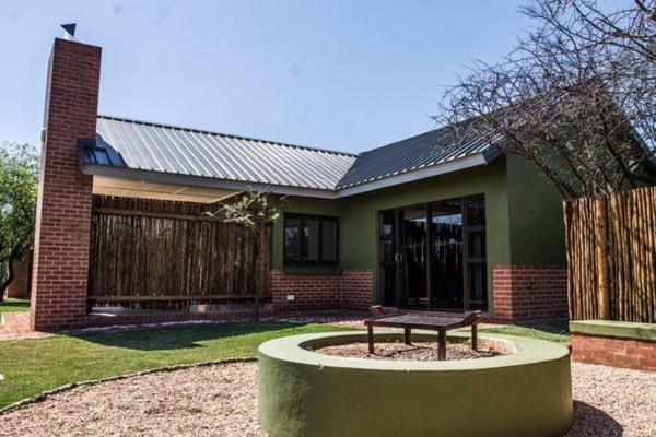 Chameleon Bush Lodge Hammanskraal Eksteriør bilde